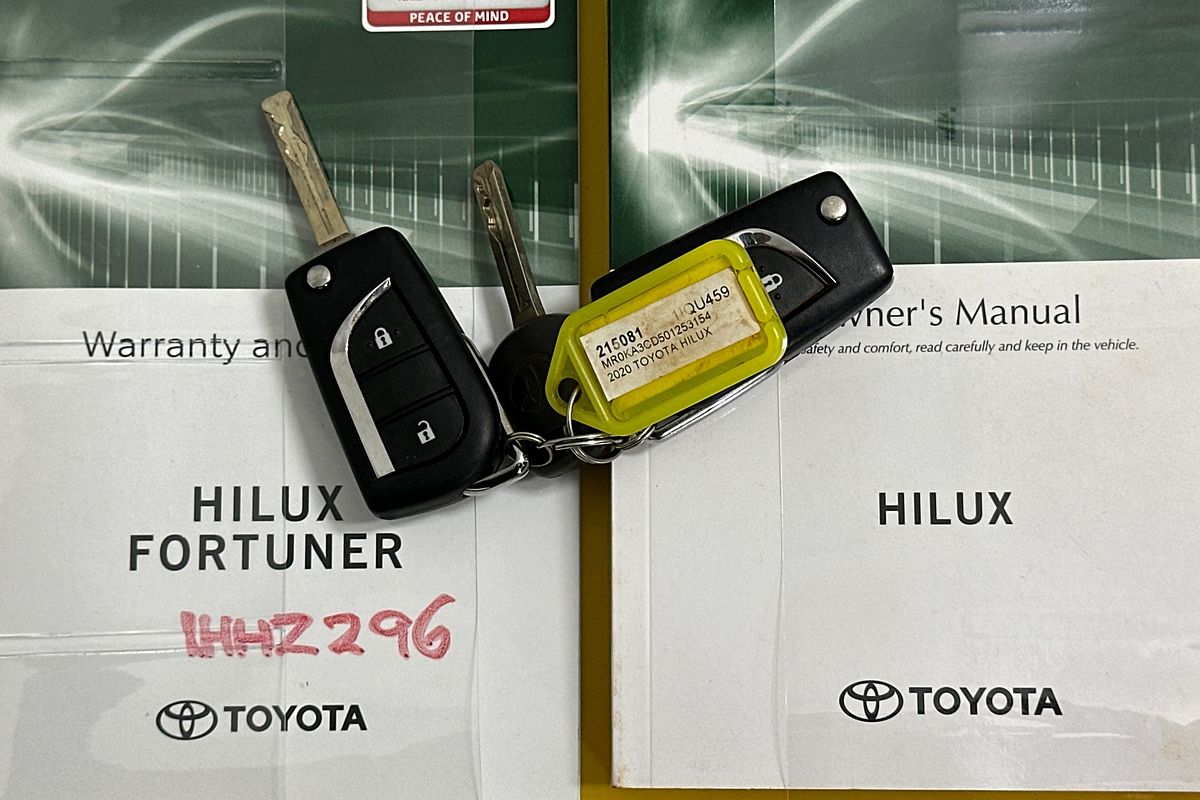 2020 Toyota HILUX SR (4x4) GUN126R FACELIFT 4X4