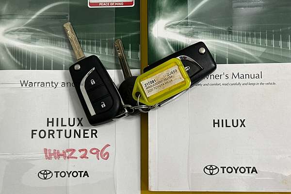 2020 Toyota HILUX SR (4x4) GUN126R FACELIFT 4X4