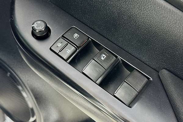 2020 Toyota HILUX SR (4x4) GUN126R MY19 UPGRADE 4X4