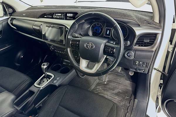 2019 Toyota HILUX SR5 (4x4) GUN126R MY19 4X4