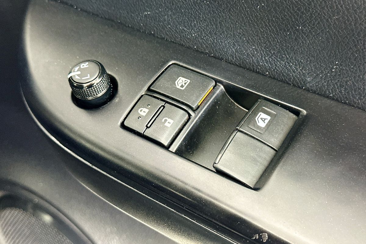 2019 Toyota Hilux SR (4x4) GUN126R MY19 UPGRADE 4X4