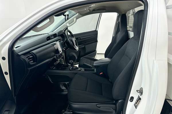 2021 Toyota HILUX SR (4x4) GUN126R FACELIFT 4X4