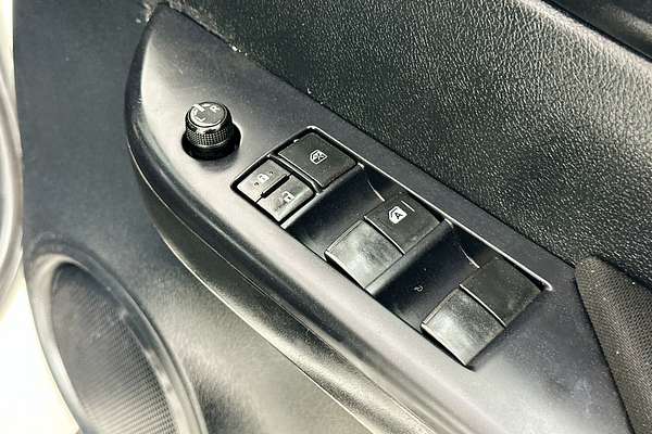 2019 Toyota HILUX SR (4x4) GUN126R MY19 4X4