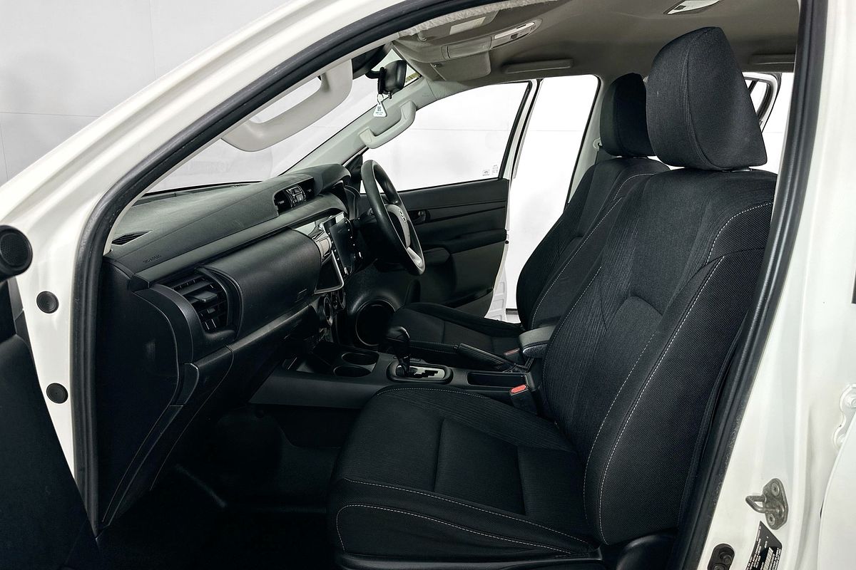 2021 Toyota HILUX SR (4x4) GUN126R 4X4