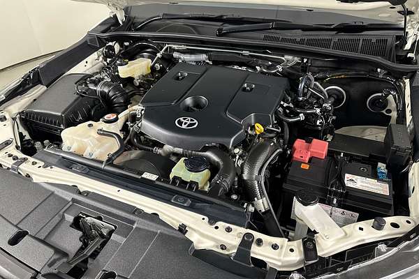 2020 Toyota HILUX SR (4x4) GUN126R FACELIFT 4X4