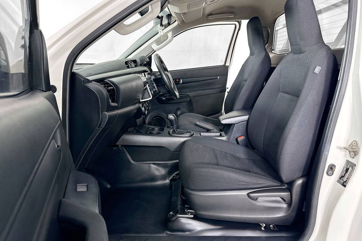 2021 Toyota HILUX SR (4x4) GUN126R 4X4