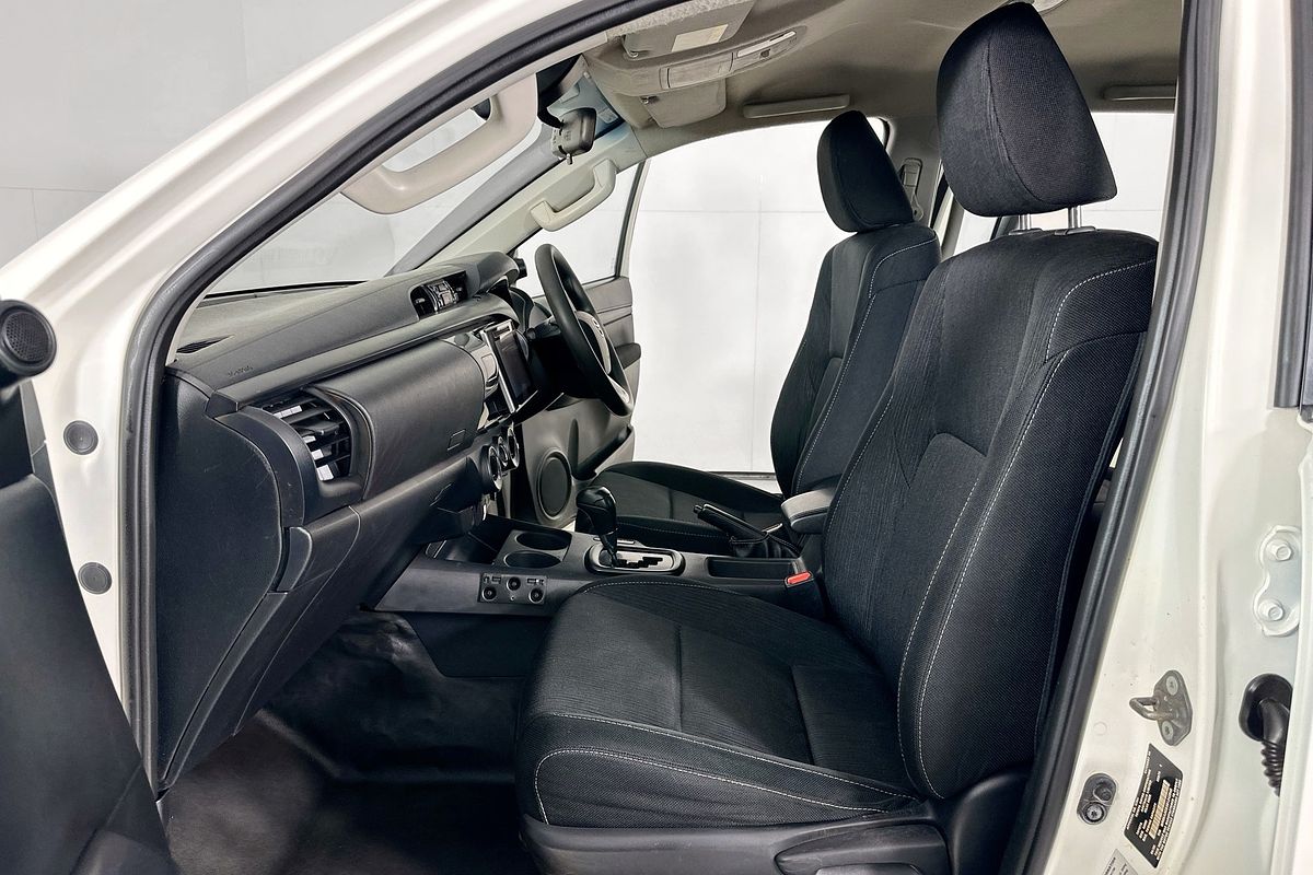 2023 Toyota HILUX SR (4x4) GUN126R 4X4