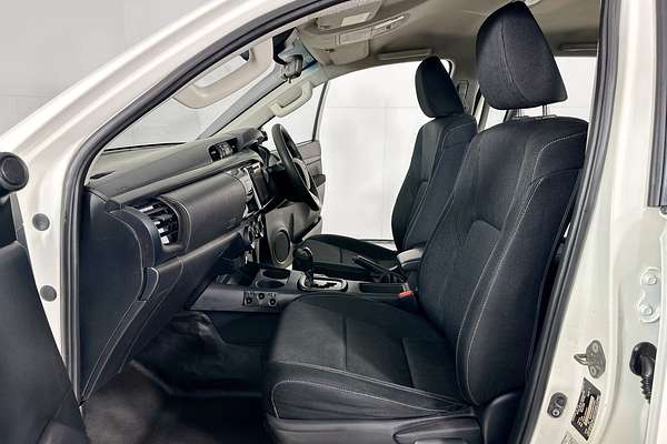 2023 Toyota HILUX SR (4x4) GUN126R 4X4