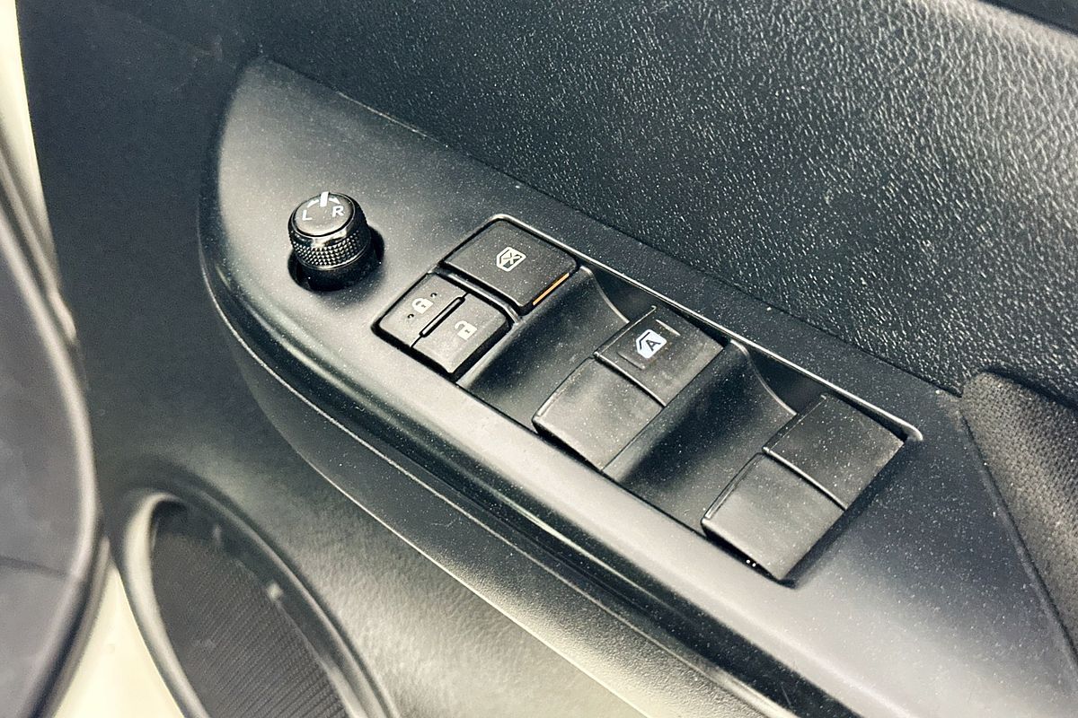 2017 Toyota HILUX WORKMATE (4x4) GUN125R 4X4