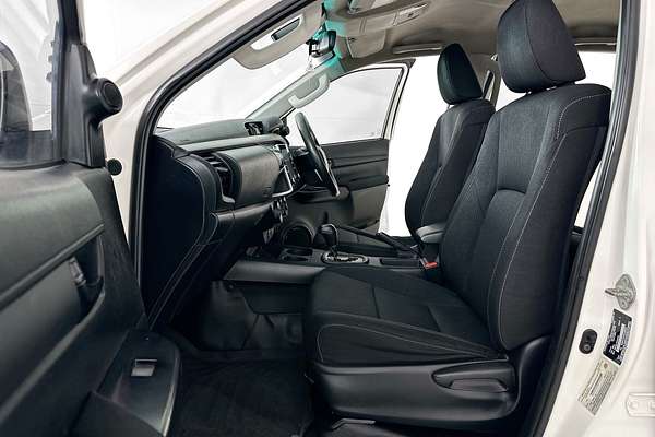 2021 Toyota HILUX SR (4x4) GUN126R 4X4