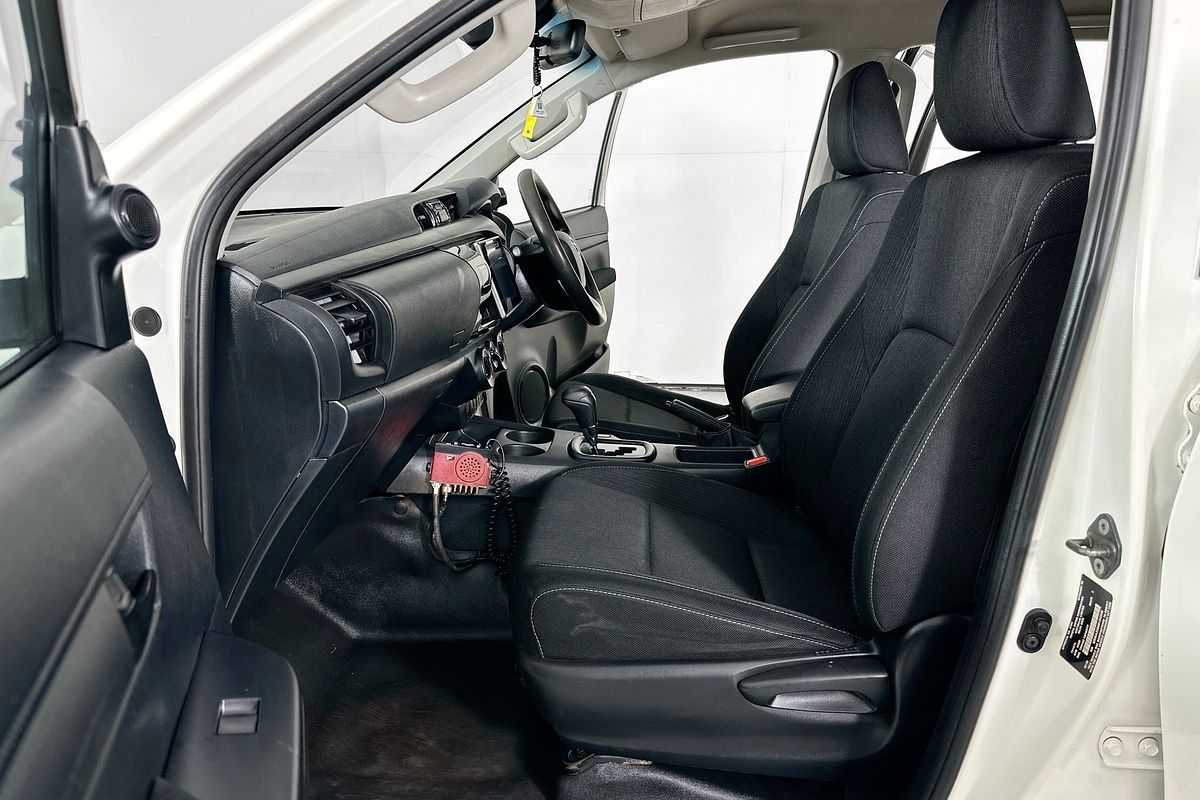 2020 Toyota HILUX SR (4x4) GUN126R MY19 UPGRADE 4X4