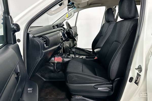 2020 Toyota HILUX SR (4x4) GUN126R MY19 UPGRADE 4X4