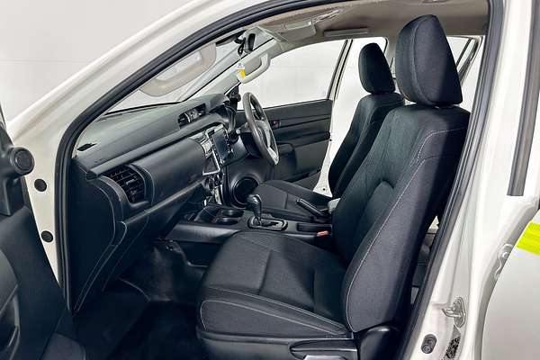 2023 Toyota HILUX SR (4x4) GUN126R 4X4