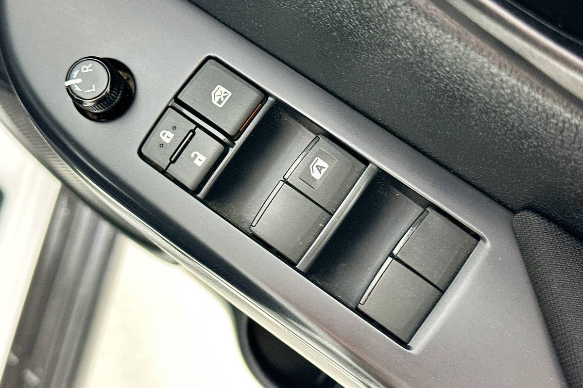 2023 Toyota HILUX SR (4x4) GUN126R 4X4