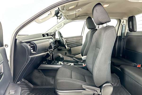 2024 Toyota HILUX SR (4x4) GUN126R 4X4
