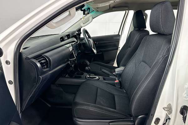 2021 Toyota HILUX SR (4x4) GUN126R 4X4