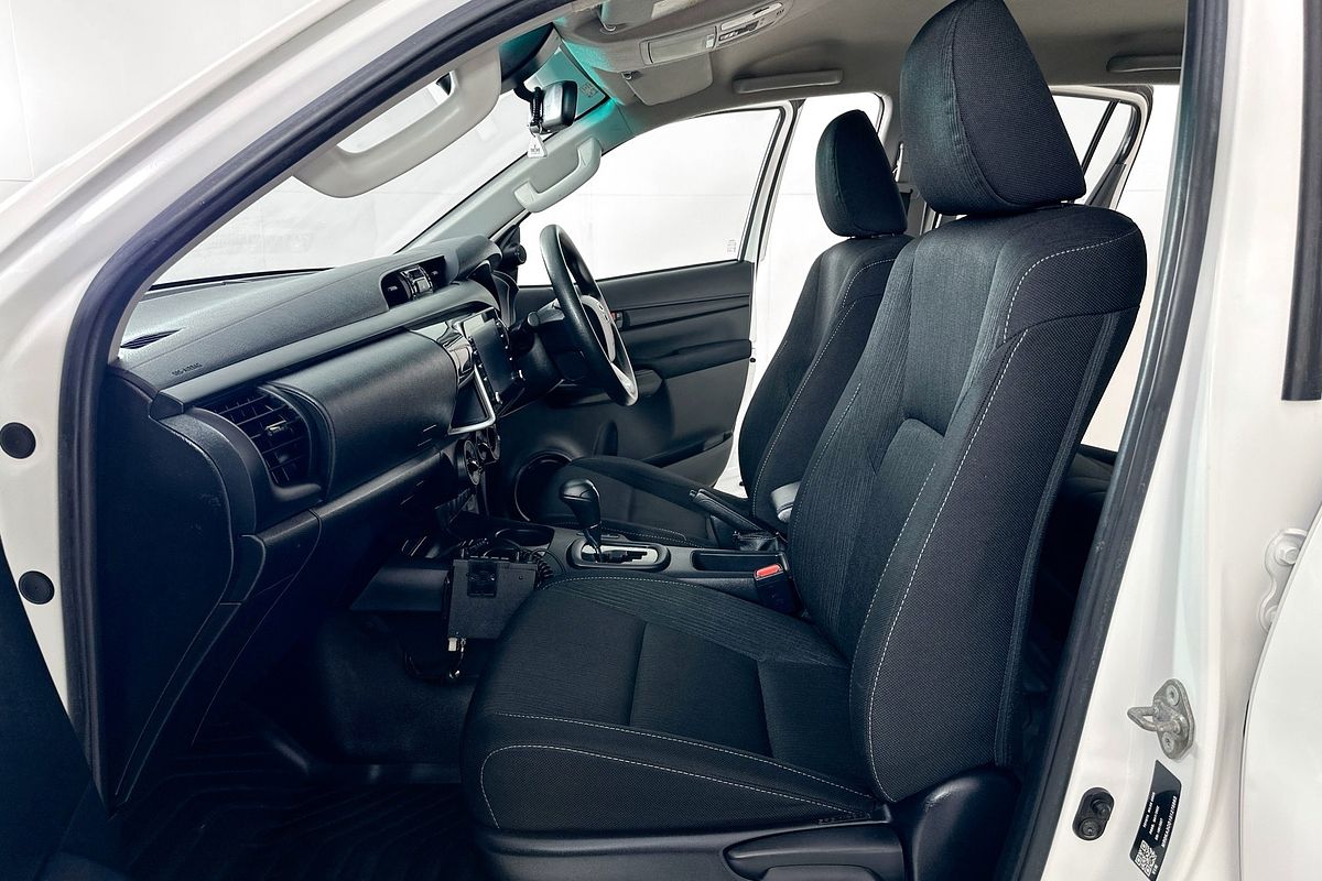 2022 Toyota HILUX SR (4x4) GUN126R 4X4