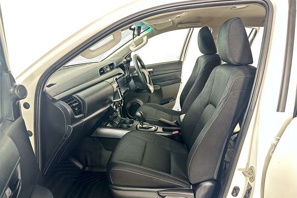 2022 Toyota HILUX SR (4x4) GUN126R 4X4