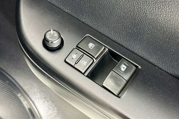 2019 Toyota HILUX SR (4x4) GUN126R MY19 4X4