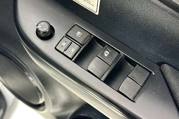 2021 Toyota HILUX SR (4x4) GUN126R 4X4