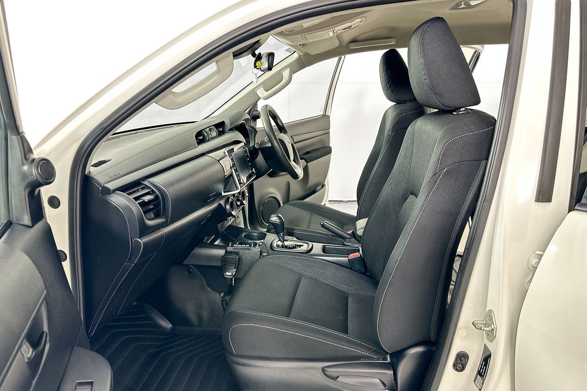 2022 Toyota HILUX SR (4x4) GUN126R 4X4