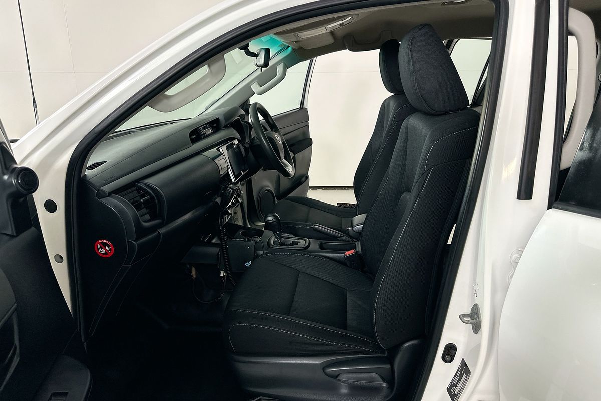 2019 Toyota HILUX SR (4x4) GUN126R MY19 4X4
