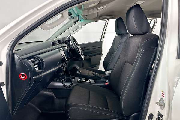 2018 Toyota HILUX SR (4x4) GUN126R MY17 4X4