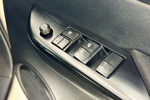 2020 Toyota HILUX SR (4x4) GUN126R MY19 UPGRADE 4X4