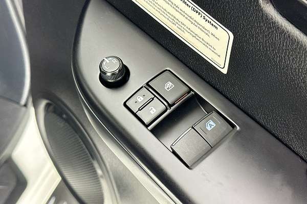 2021 Toyota HILUX SR (4x4) GUN126R 4X4