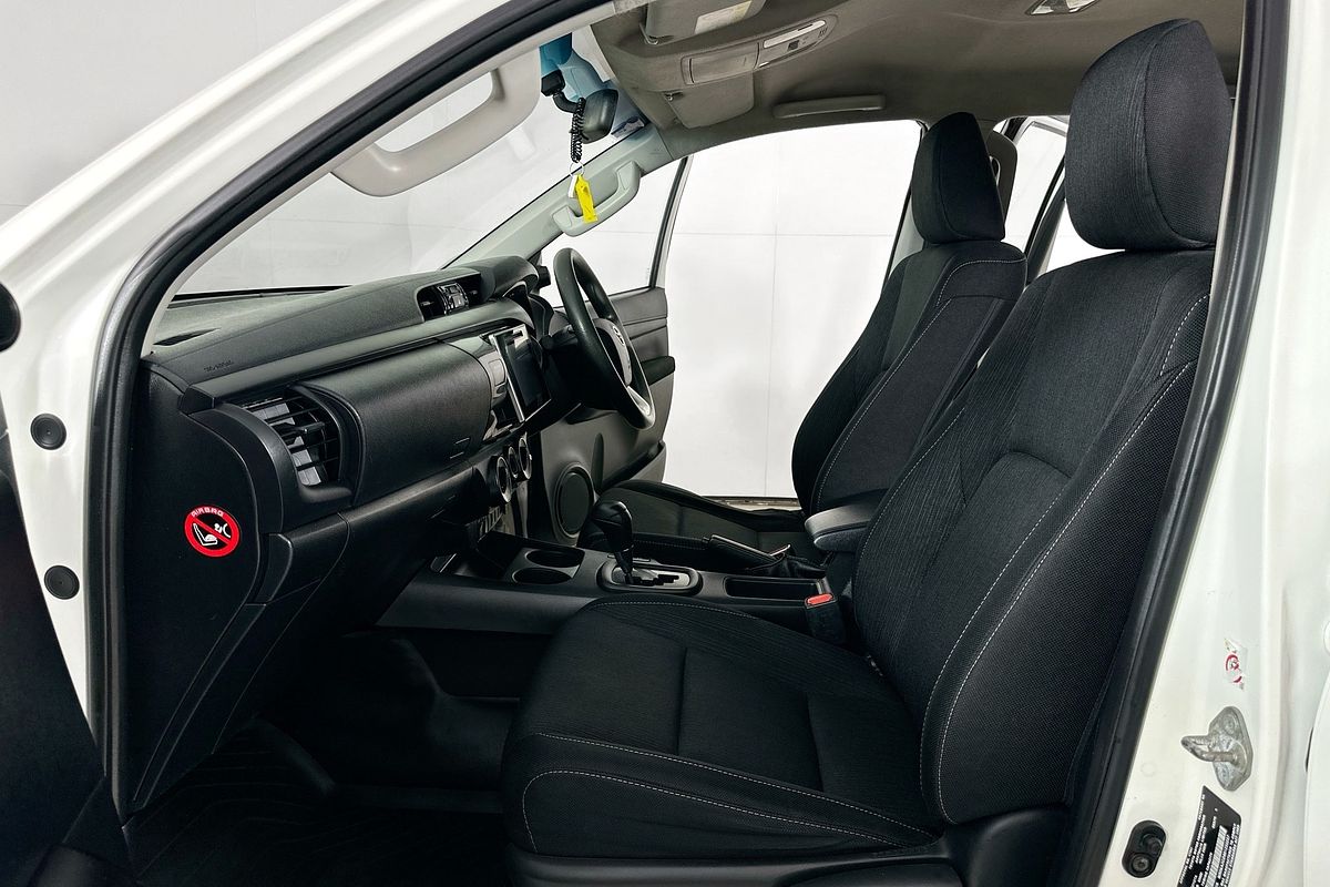 2019 Toyota HILUX SR (4x4) GUN126R MY19 4X4
