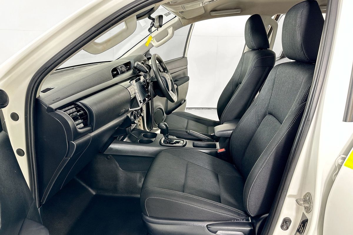 2022 Toyota HILUX SR (4x4) GUN126R 4X4