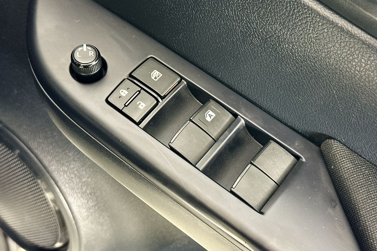 2024 Toyota HILUX SR (4x4) GUN126R 4X4