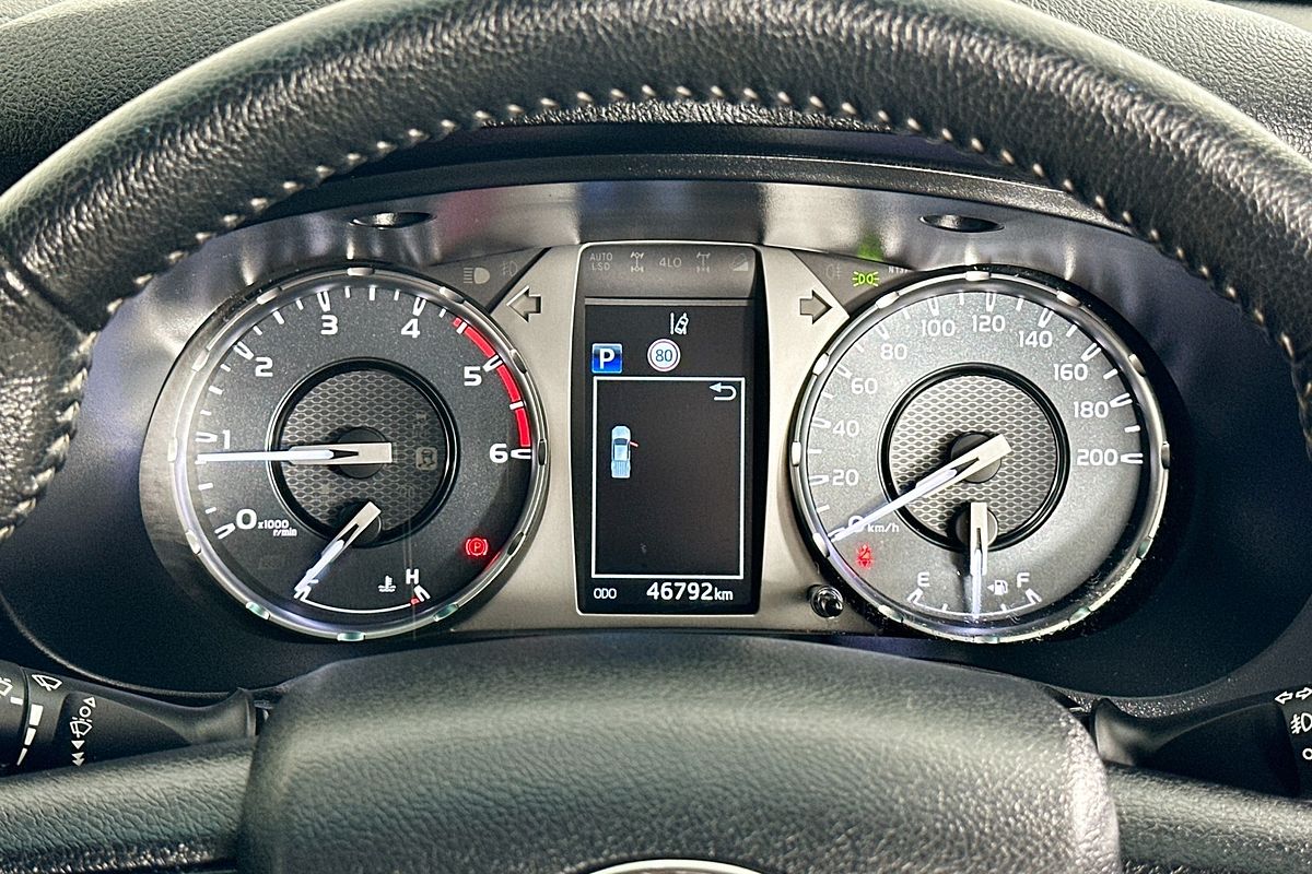 2021 Toyota HILUX SR5 (4x4) GUN126R FACELIFT 4X4
