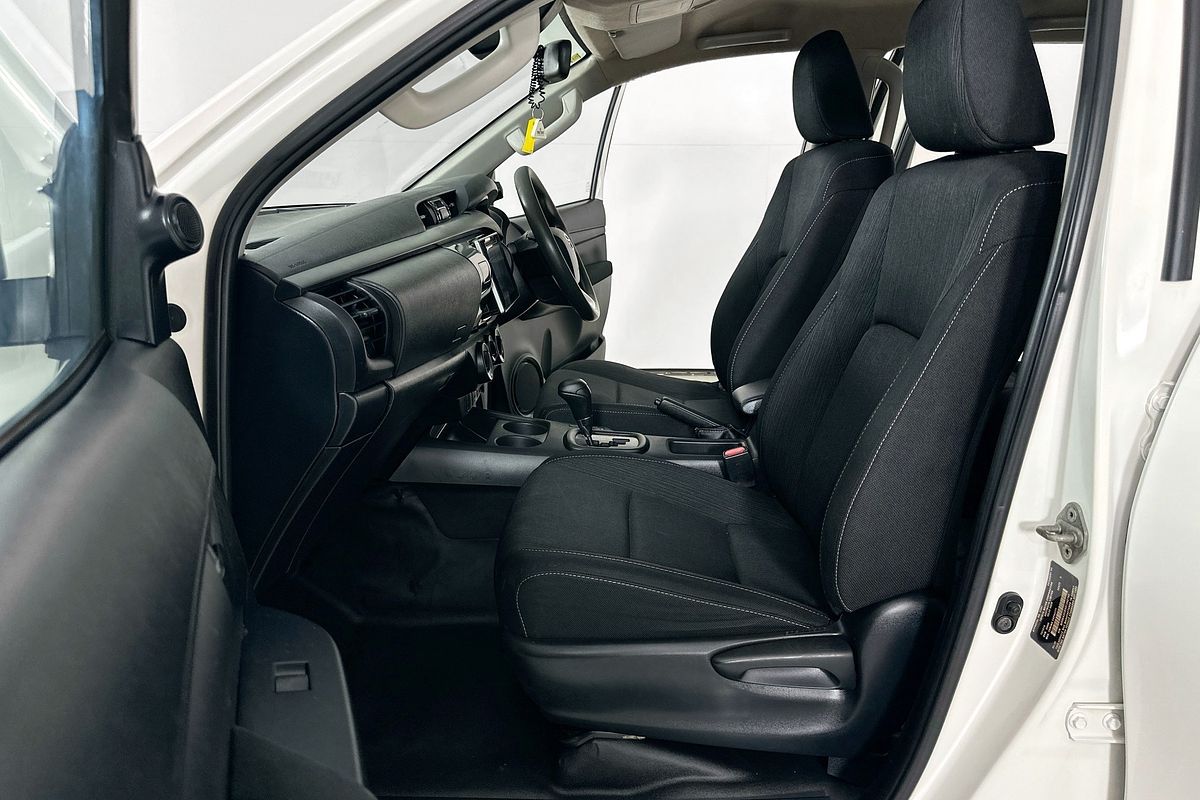 2020 Toyota HILUX SR (4x4) GUN126R MY19 UPGRADE 4X4