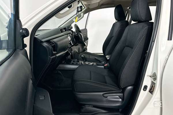 2020 Toyota HILUX SR (4x4) GUN126R MY19 UPGRADE 4X4