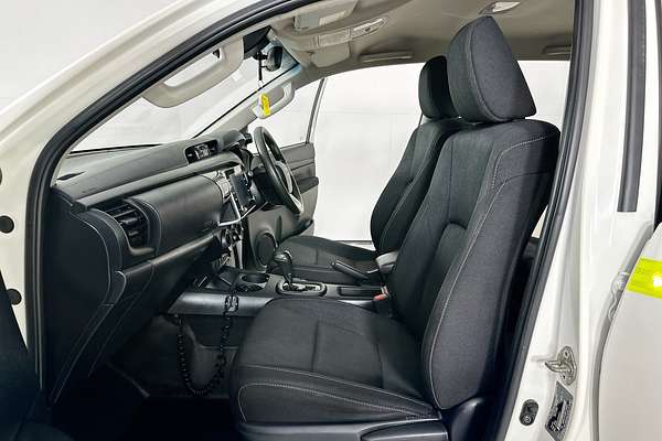 2021 Toyota HILUX SR (4x4) GUN126R 4X4