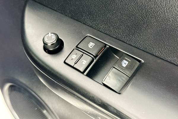 2019 Toyota HILUX SR (4x4) GUN126R MY19 4X4