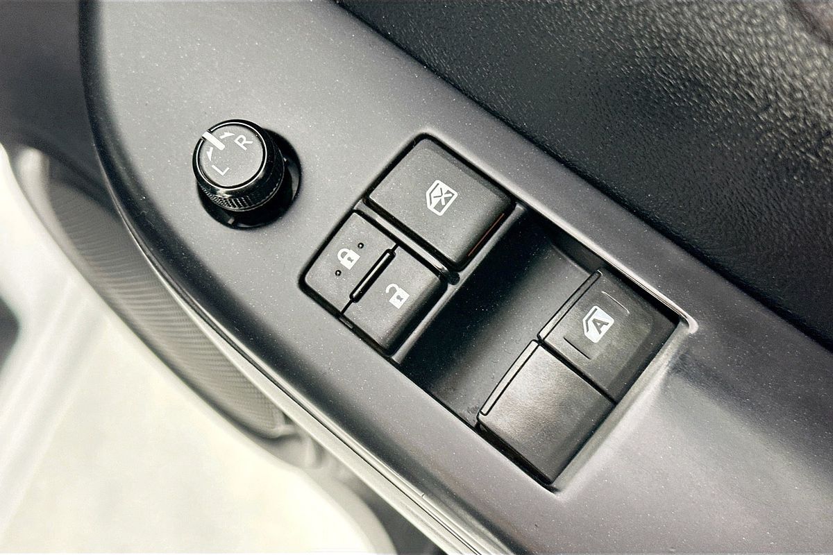 2019 Toyota HILUX SR (4x4) GUN126R MY19 4X4