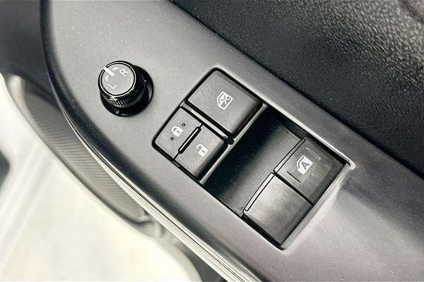 2019 Toyota HILUX SR (4x4) GUN126R MY19 4X4