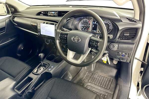 2020 Toyota HILUX SR (4x4) GUN126R FACELIFT 4X4