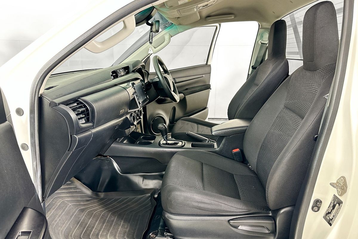 2021 Toyota HILUX SR (4x4) GUN126R 4X4