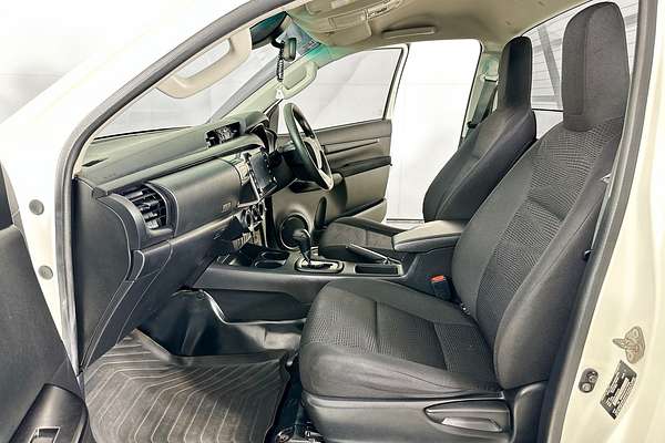 2021 Toyota HILUX SR (4x4) GUN126R 4X4