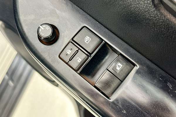 2018 Toyota HILUX SR (4x4) GUN126R MY17 4X4