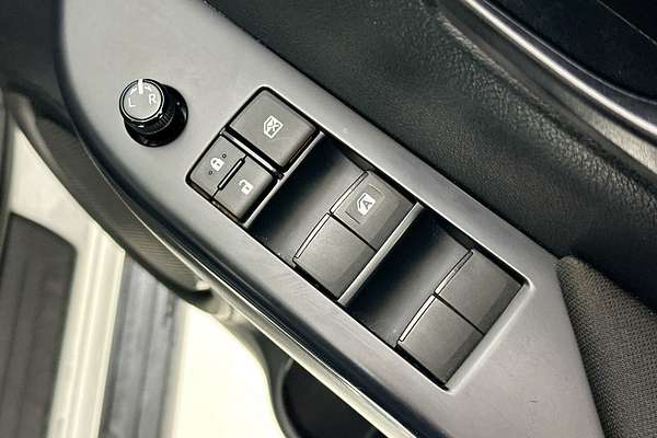 2023 Toyota HILUX SR (4x4) GUN126R 4X4