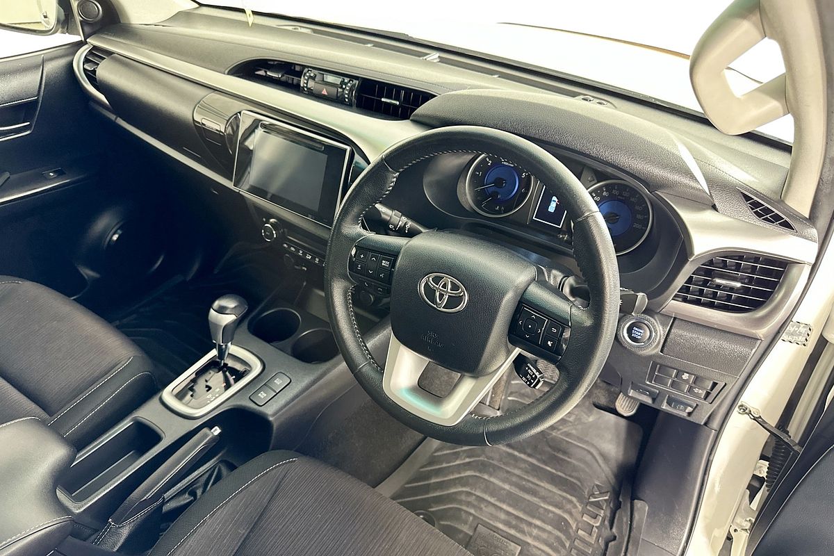 2018 Toyota HILUX SR5 (4x4) GUN126R MY17 4X4