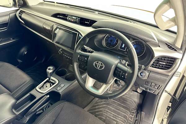 2018 Toyota HILUX SR5 (4x4) GUN126R MY17 4X4