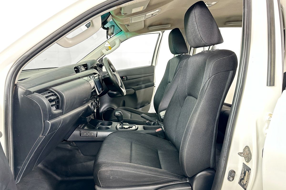 2020 Toyota HILUX SR (4x4) GUN126R MY19 UPGRADE 4X4