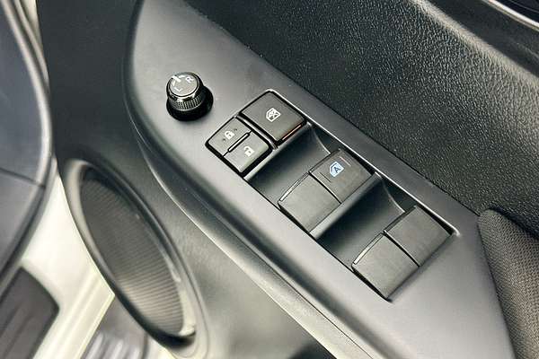 2023 Toyota HILUX SR (4x4) GUN126R 4X4