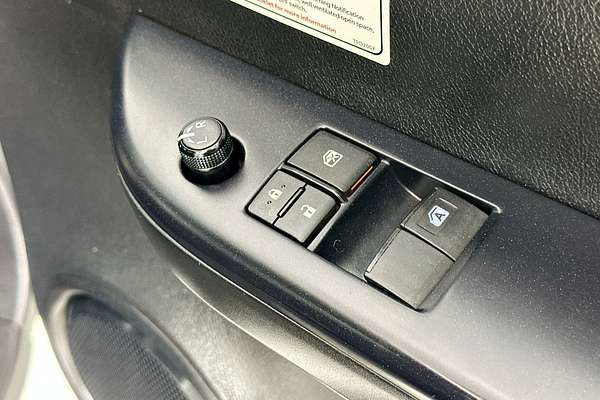 2021 Toyota HILUX SR (4x4) GUN126R FACELIFT 4X4
