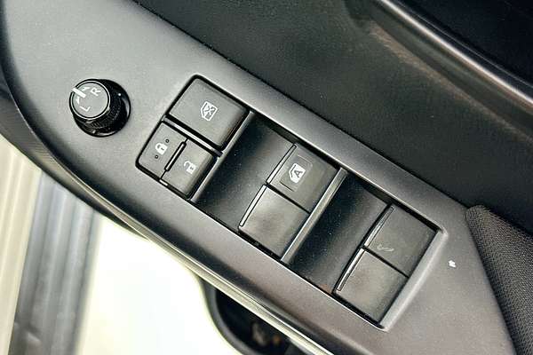 2020 Toyota HILUX SR (4x4) GUN126R MY19 UPGRADE 4X4